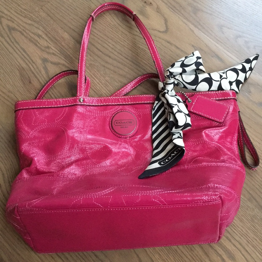 Coach Purse 👛 - Picture 4 of 5